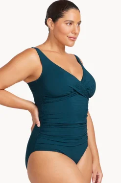 Aria Delacroix One Piece