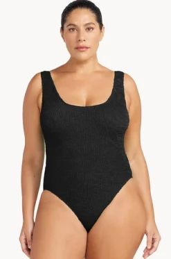 Kahlo One Piece