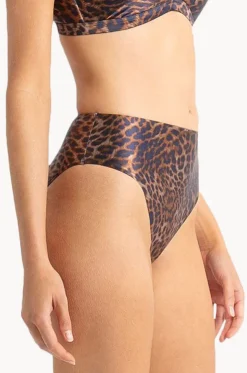 Lioness High Rise Leg Pant