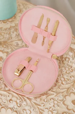 Scalloped Manicure Set