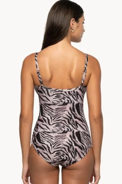 Tuamotu Kate One Piece