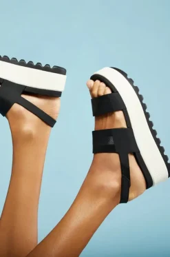 Water Vista Higher Sandal